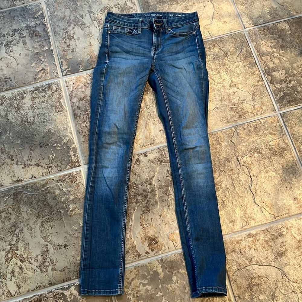 Calvin Klein blue skinny jeans- size 2x32